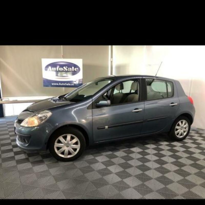 Renault Clio 1.6-16V AUTOMAAT Dynamique Luxe slechts 60.000