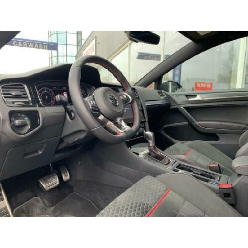 Volkswagen Golf 2.0 TSI GTI Performance | PANO | AUT | DSG |