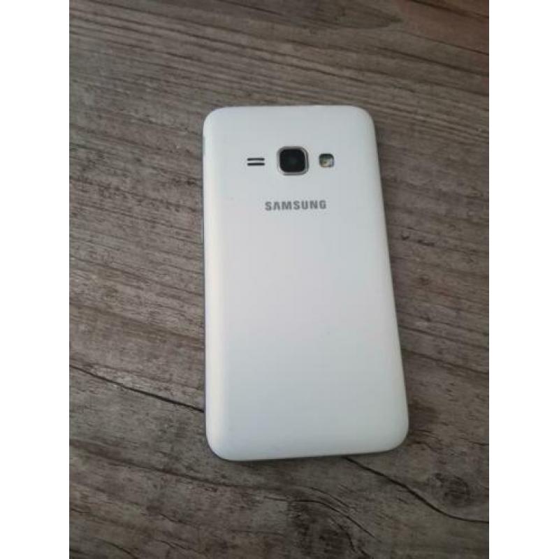 Smartphone Samsung Galaxy J1 6