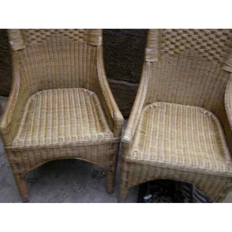 Twee stoelen riet (A19 1229)