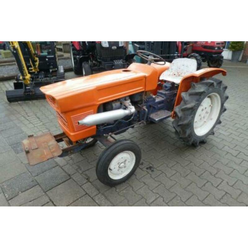 Bij Eemsned een Kubota L1500 goedwerkend