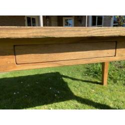 Eettafel van eikenhout
