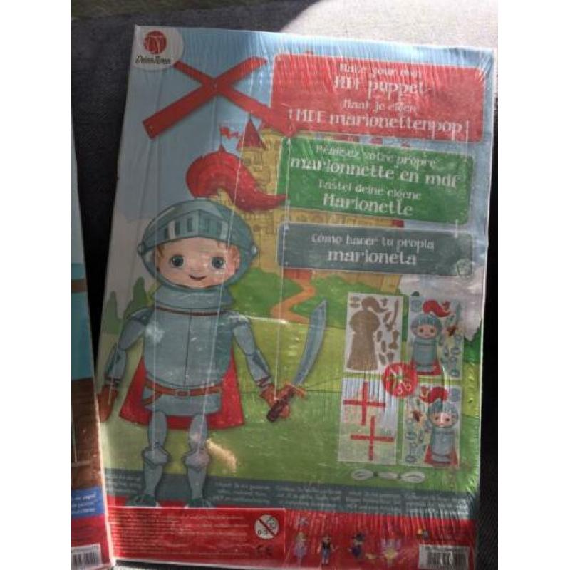 2 leuke knutsel pakketjes Marionetpop piraat ridder