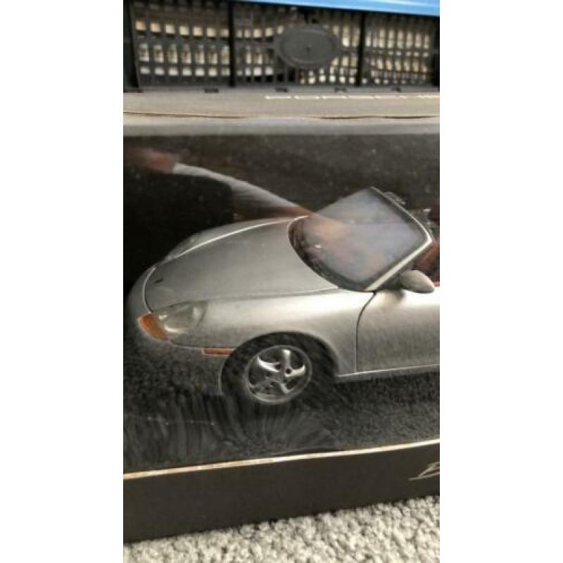 UT models Porsche Boxster dealeruitgave uit Stuttgart zilver