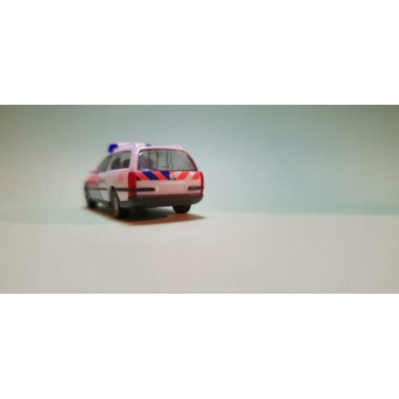 Politie 1:87 Opel Omega IJssellanden van Herpa