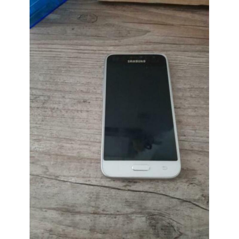 Smartphone Samsung Galaxy J1 6