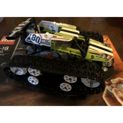 Lego technic RC tracked racer