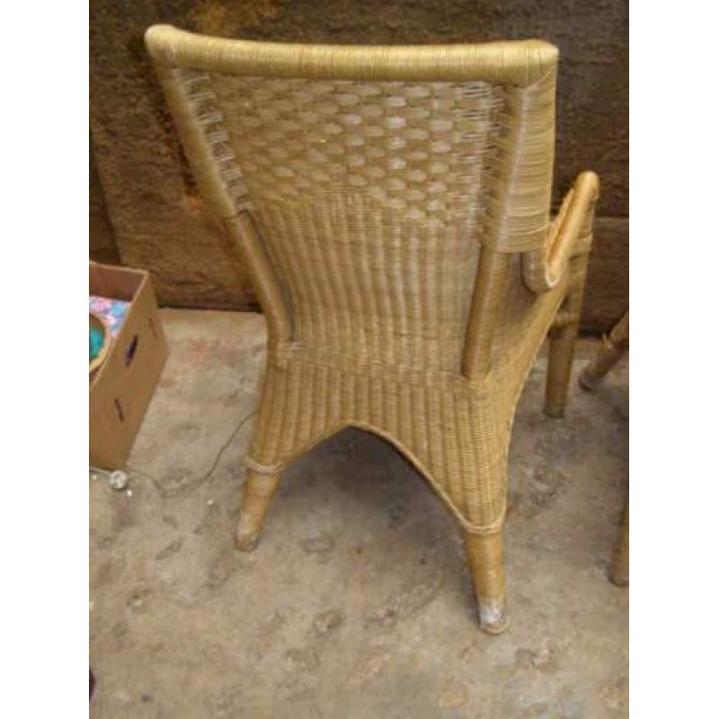 Twee stoelen riet (A19 1229)