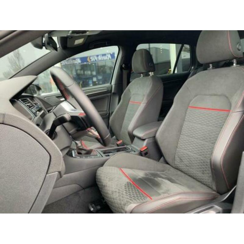 Volkswagen Golf 2.0 TSI GTI Performance | PANO | AUT | DSG |