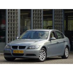 BMW 3-Serie SEDAN 318i NAVI / ZEER NETJES!