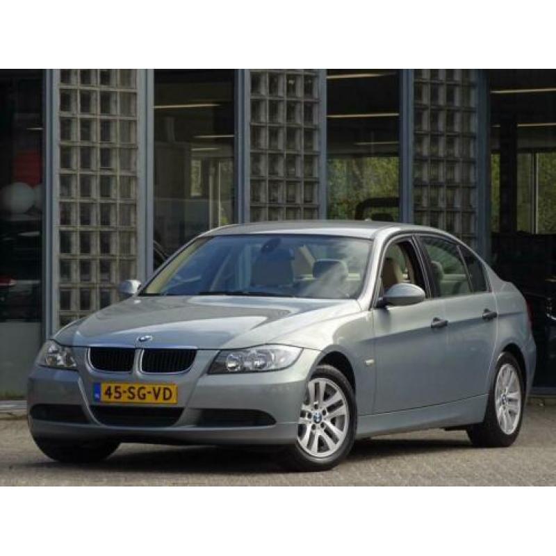 BMW 3-Serie SEDAN 318i NAVI / ZEER NETJES!