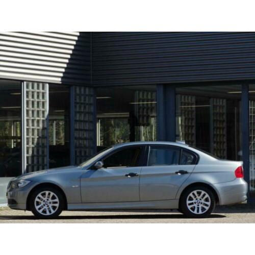 BMW 3-Serie SEDAN 318i NAVI / ZEER NETJES!