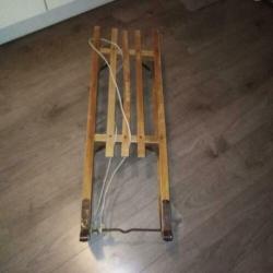 Houten gebruikte slee 1 meter lang