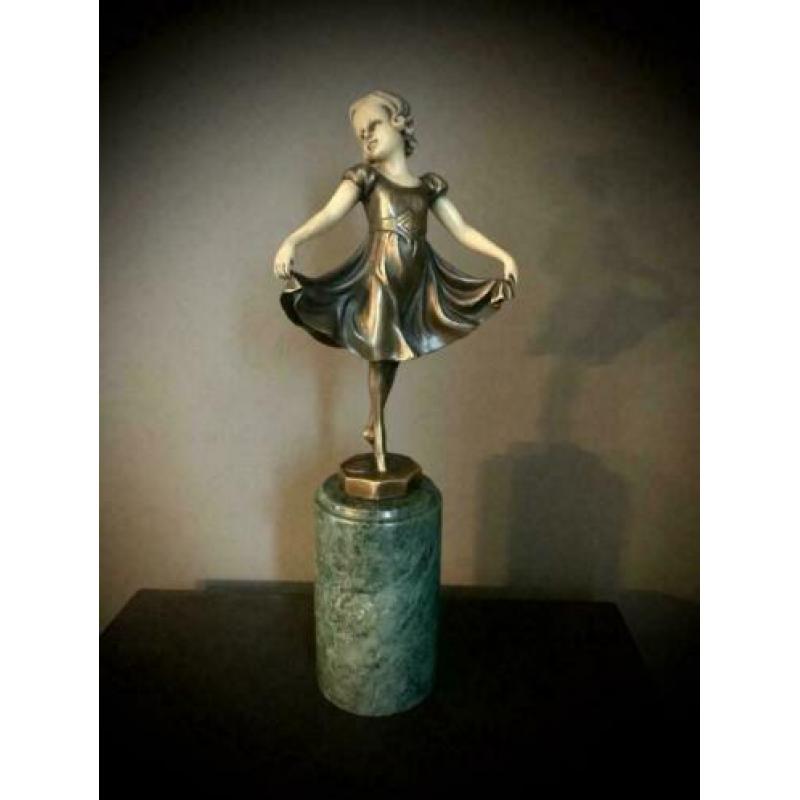Beeld beeldje meisje brons garantie stempel 32 cm curiosa