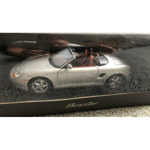 UT models Porsche Boxster dealeruitgave uit Stuttgart zilver