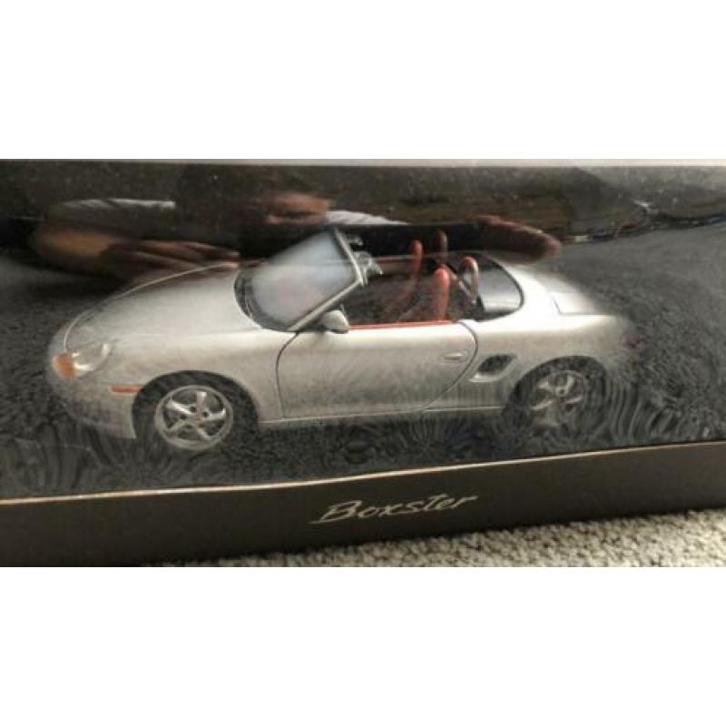 UT models Porsche Boxster dealeruitgave uit Stuttgart zilver