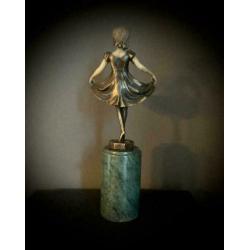 Beeld beeldje meisje brons garantie stempel 32 cm curiosa