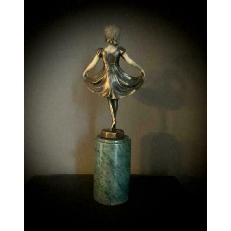 Beeld beeldje meisje brons garantie stempel 32 cm curiosa