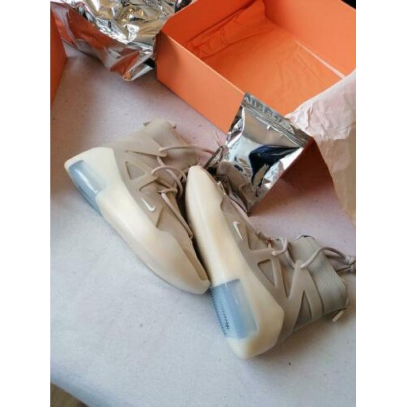 Nike x Fear Of God Oatmeal 44 (350 vaste prijs!)