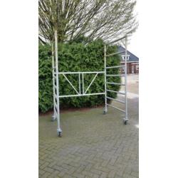 aluminium rolsteiger, ladders, loopbrug, schoren etc