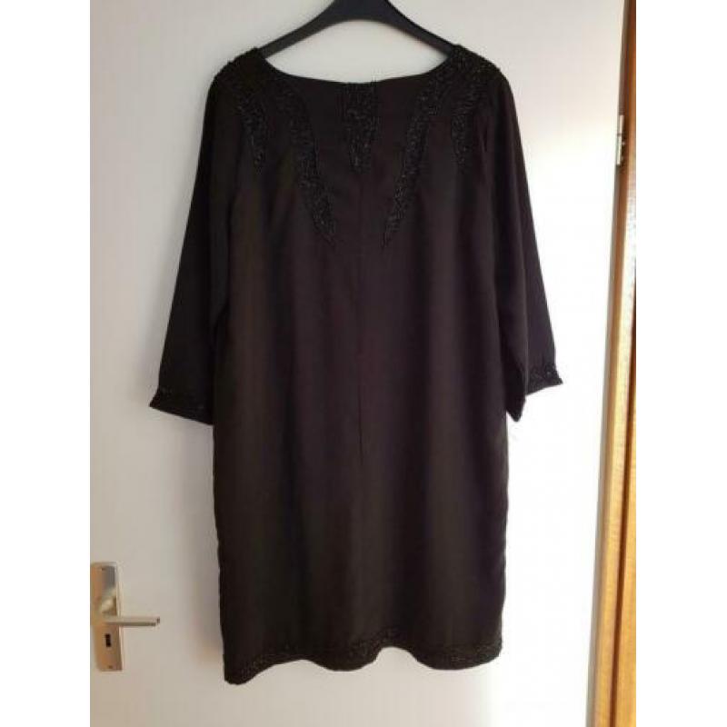 Prachtige zwarte tuniek met kraaltjes. Merk object. Mt 42