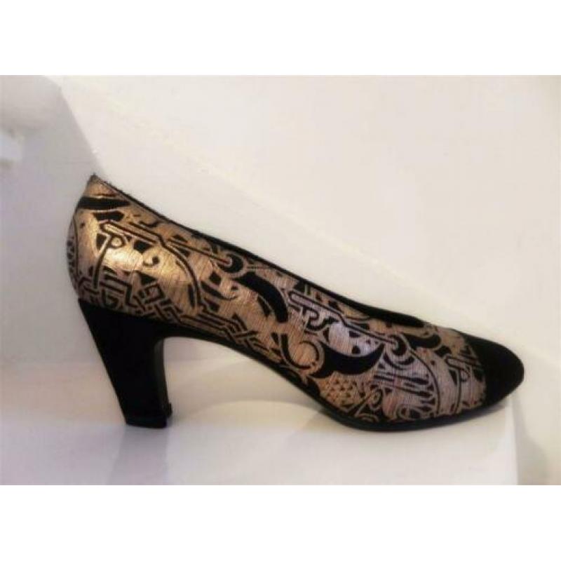1789 VINTAGE Stuart Weitzman designers gouden pumps 36