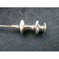B-236, Medisch antiek, lange holle naald
