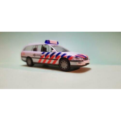 Politie 1:87 Opel Omega IJssellanden van Herpa