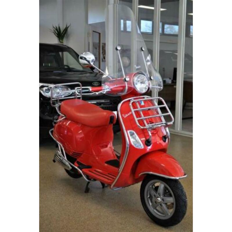 Vespa Snorscooter LX 2T 'Rosso Corsa Beugelset, Alarm, Nieuw