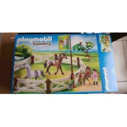 Playmobil paardenset (ponypark, wasstraat en rijbak)