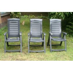 3 mooie tuinstoelen en tafel kunstsstof van JARDIN