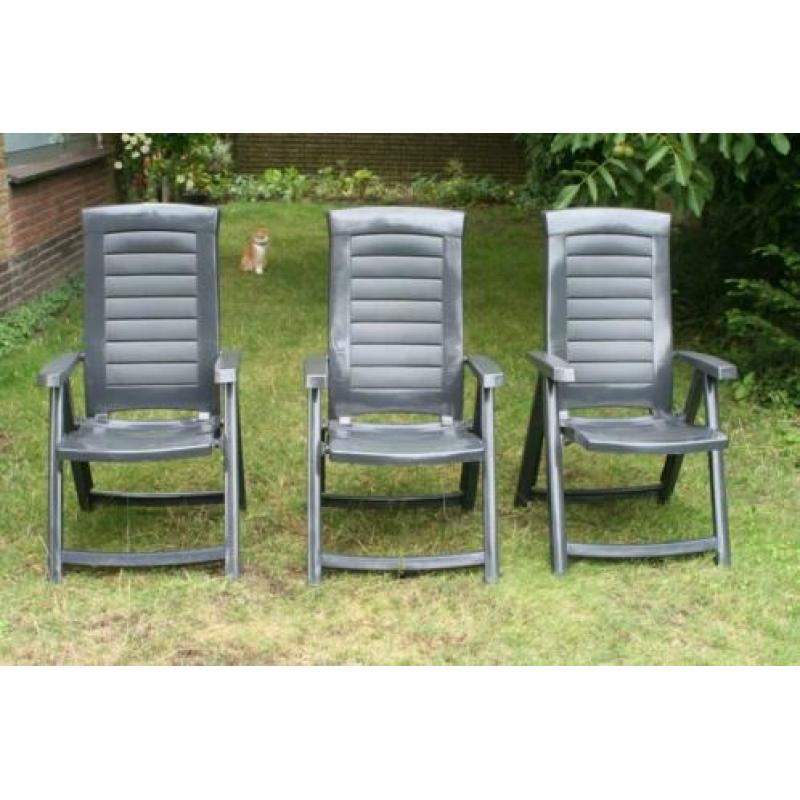 3 mooie tuinstoelen en tafel kunstsstof van JARDIN