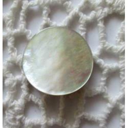 Vintage parelmoeren knoop nr. M1216 Smokey grey