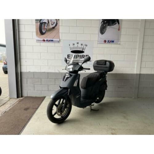 Kymco People S ELEGANCE 45KM 4T brom BJ 2017 van 1e eigenaar