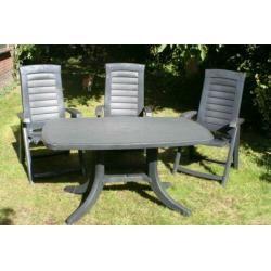 3 mooie tuinstoelen en tafel kunstsstof van JARDIN