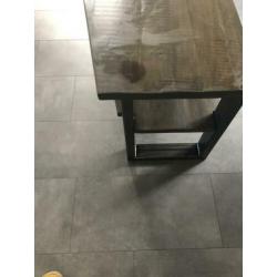 Handgemaakte eiken tafel