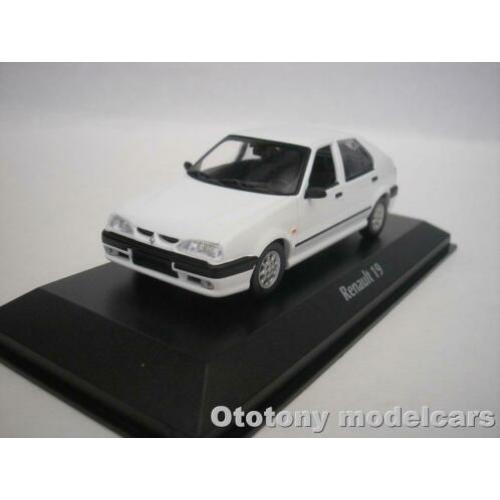 Renault 19 1995 Wit 1/43 Maxichamps