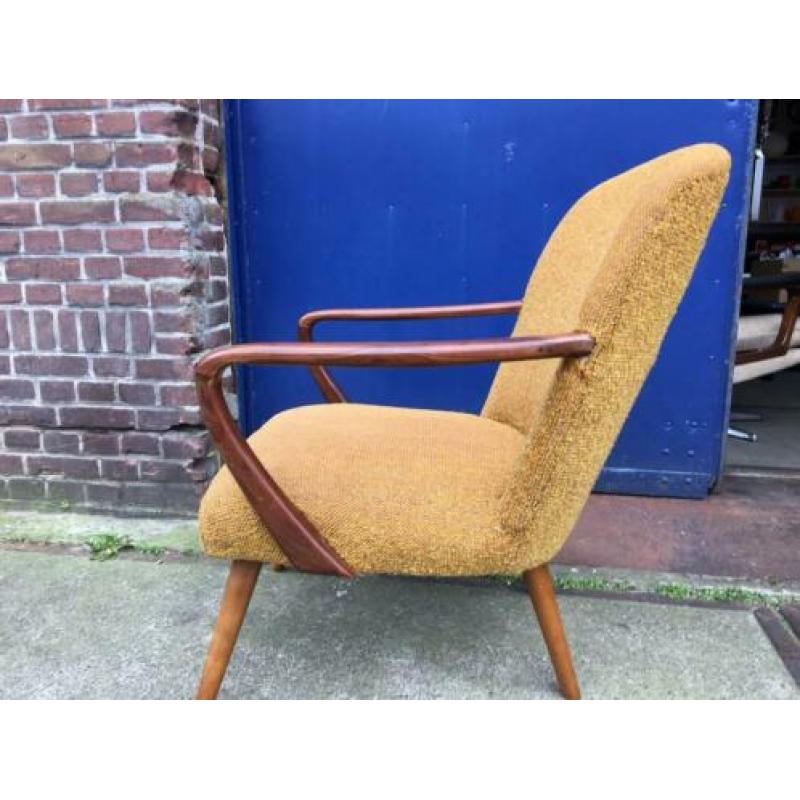 Vintage jaren 50/60 coctail stoeltje met teak armleuning.