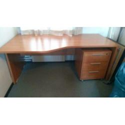 Bureau met ladeblok