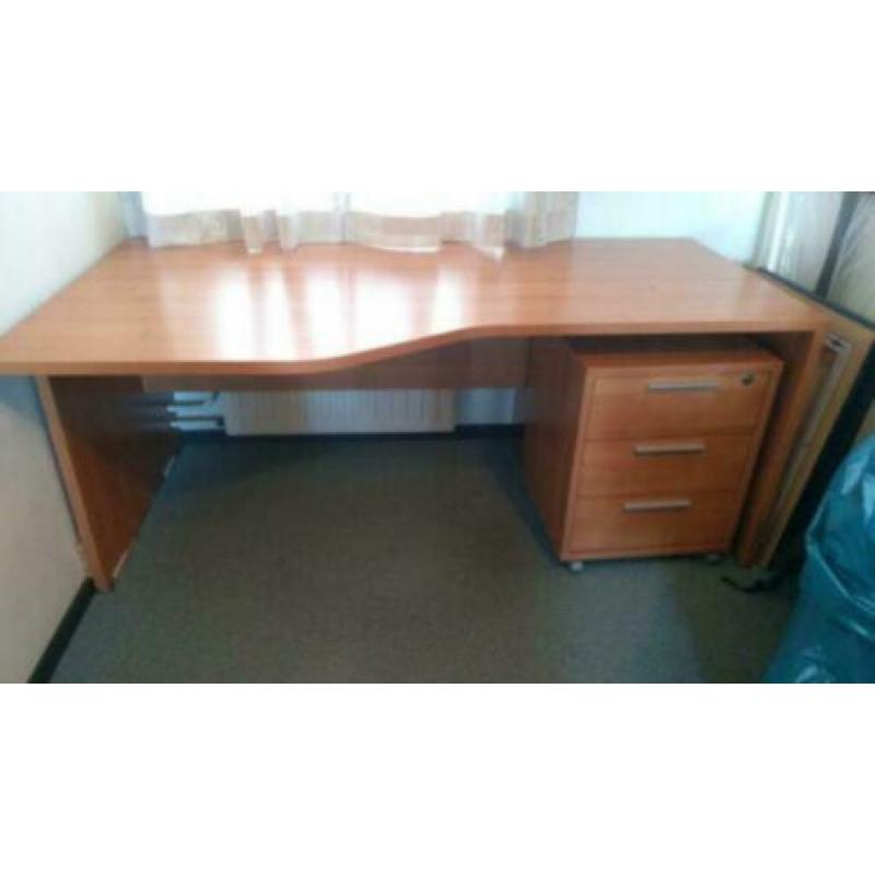Bureau met ladeblok