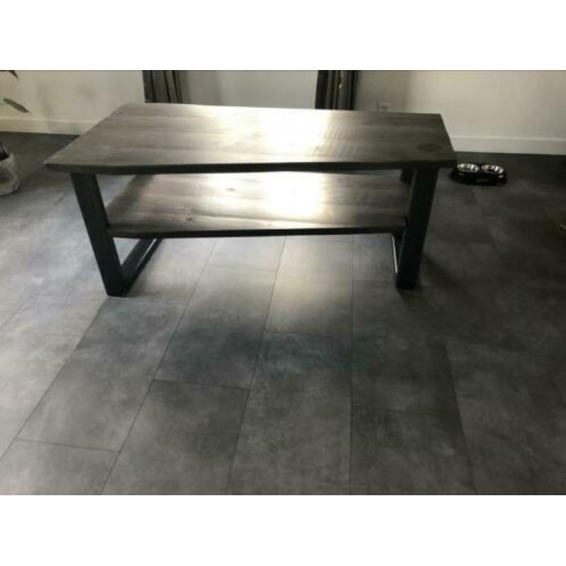 Handgemaakte eiken tafel
