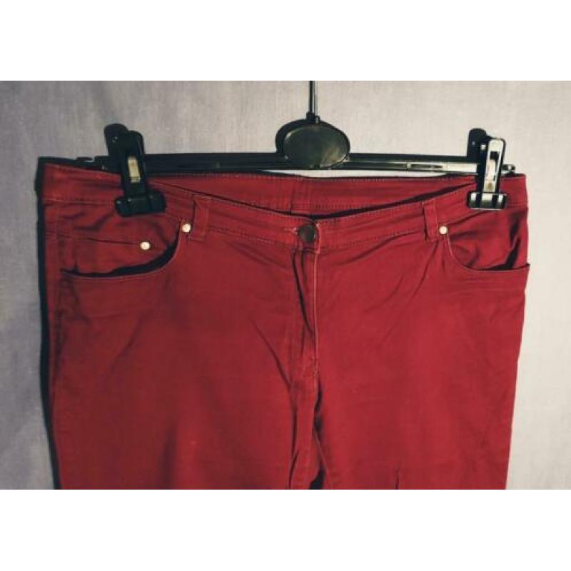 H&M broek 7/8 Rood met ritsjes in de pijpen.