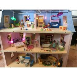 Playmobil groot herenhuis 5303 incl verlichting en 6 kamers