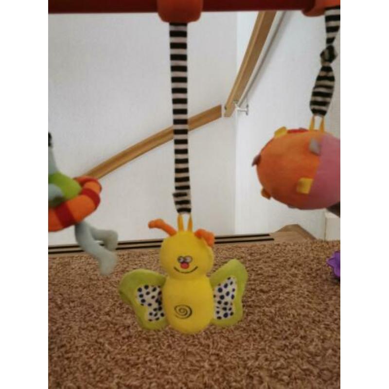 Babygym met muisje vlinder en bal.