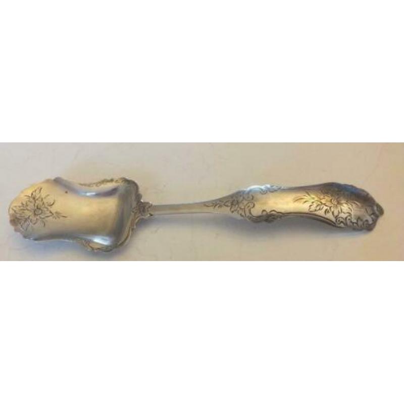 Antiek zilveren dienlepel uit 1859. nr 2