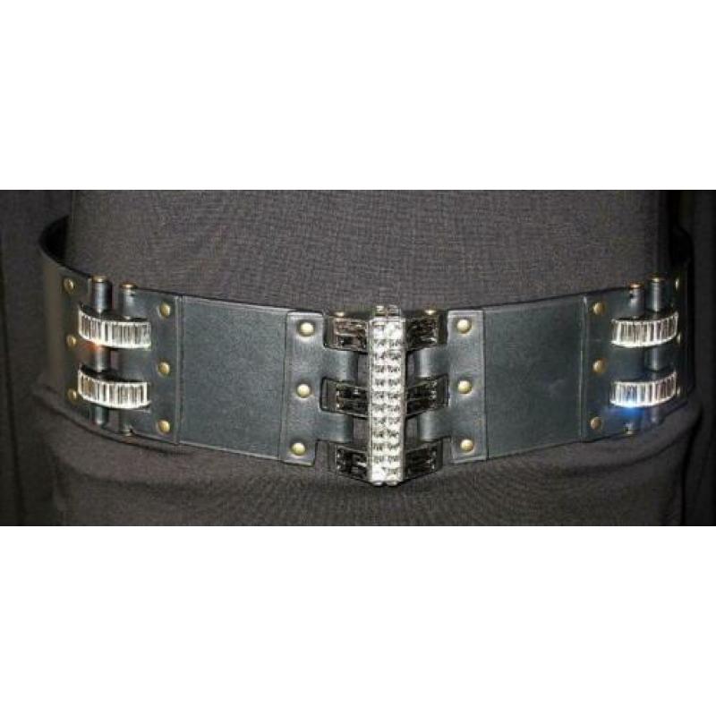 Nieuwe Lanvin ceintuur met Swarovski kristallen: lees ad aub