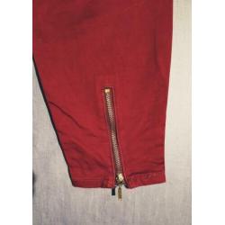 H&M broek 7/8 Rood met ritsjes in de pijpen.