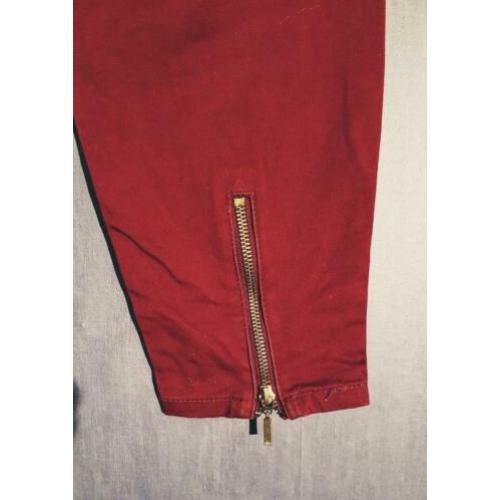 H&M broek 7/8 Rood met ritsjes in de pijpen.