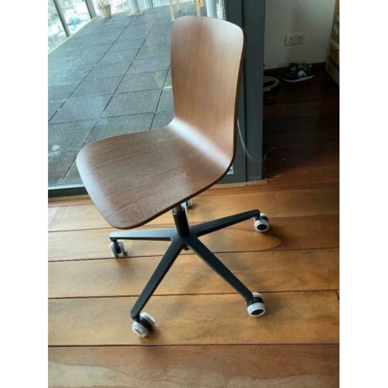 Vitra Hal Ply Studio bureaustoel hout notenhout ZGAN