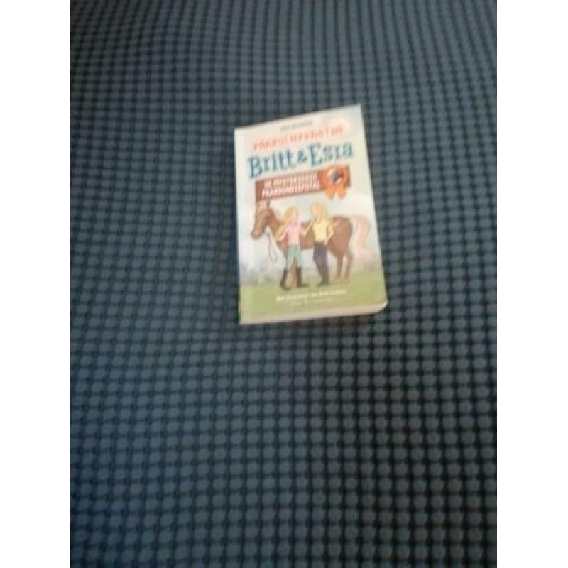 Paarden praat TV, Anna Woltz